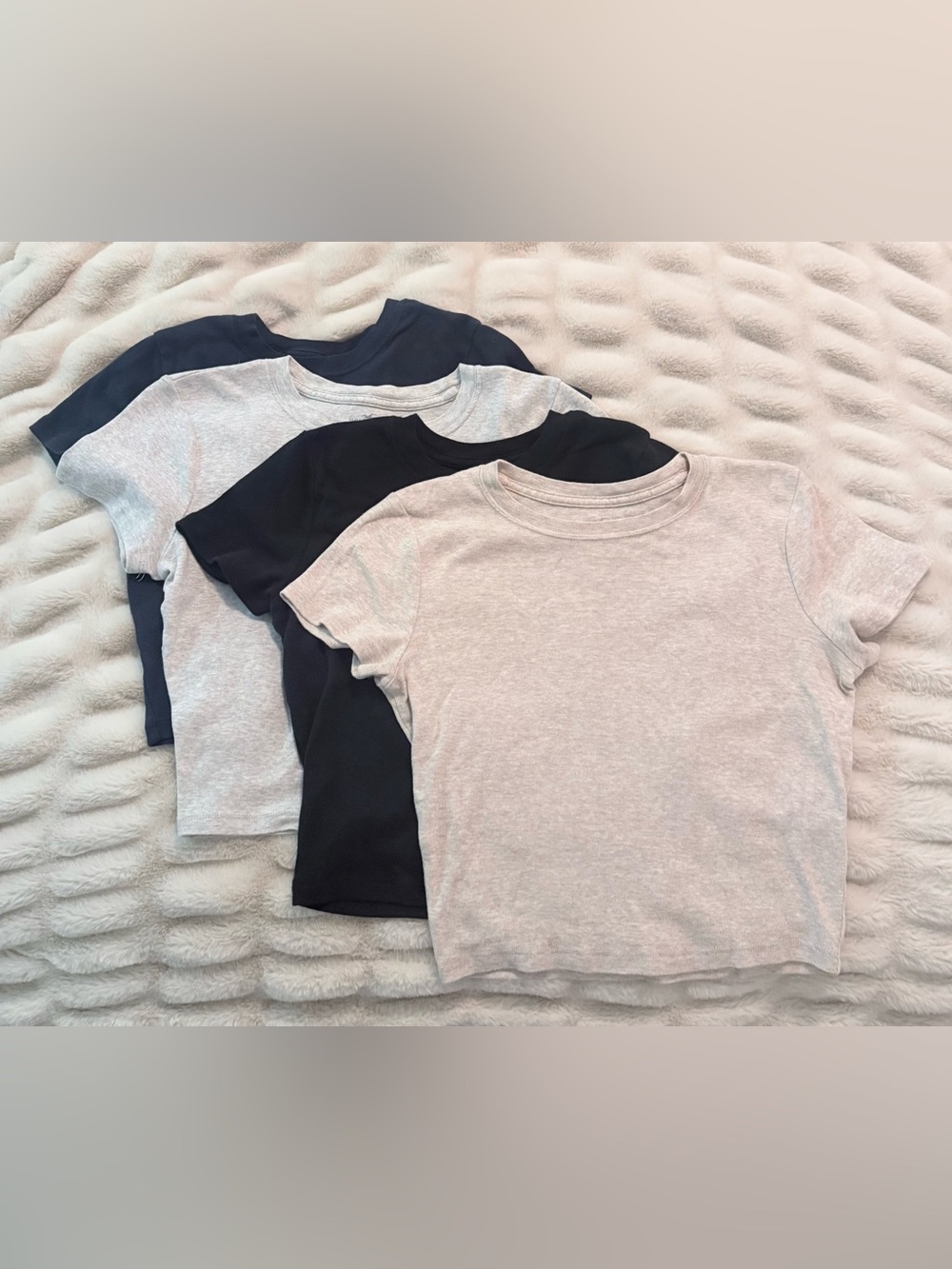 Hollister Set of 4! Crew Baby Crew Tee - M